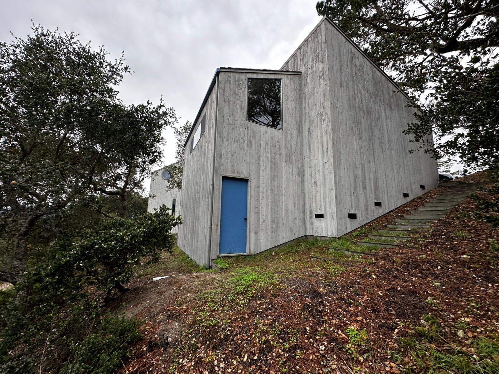 Garage - Studio - Storage - driveway to right